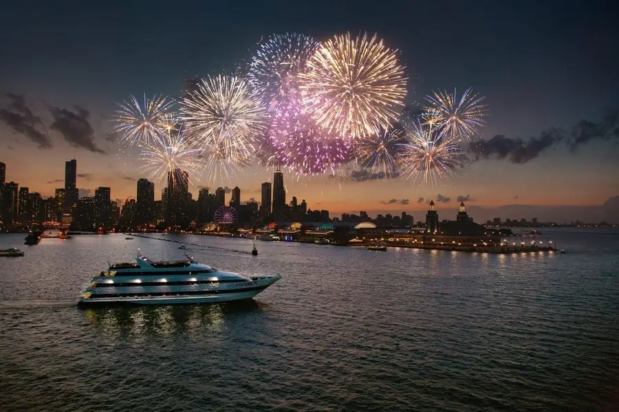 Cruise on the water during the air and water show
